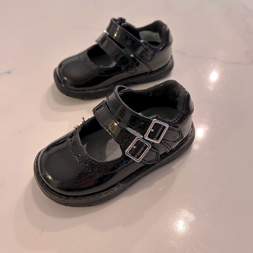 Toddler girl Mary Jane’s